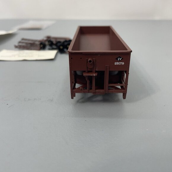 Stewart HO Lehigh Valley 25079 Fishbelly 55 Ton 6 Panel 2 Bay Hopper Train Car - Picture 10 of 12